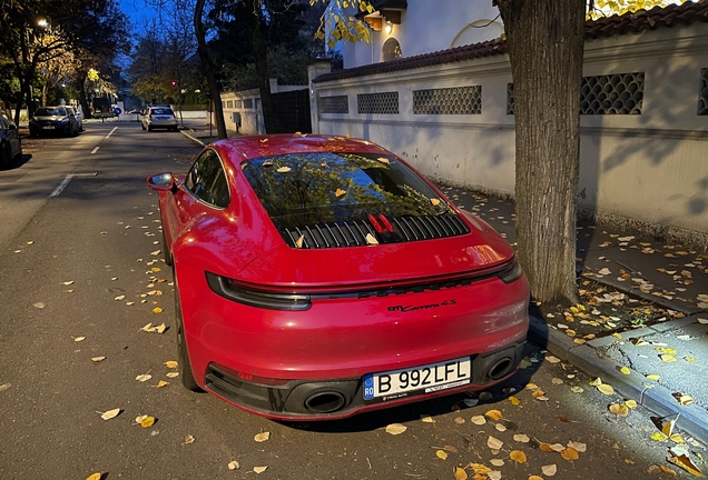 Porsche 992 Carrera 4S