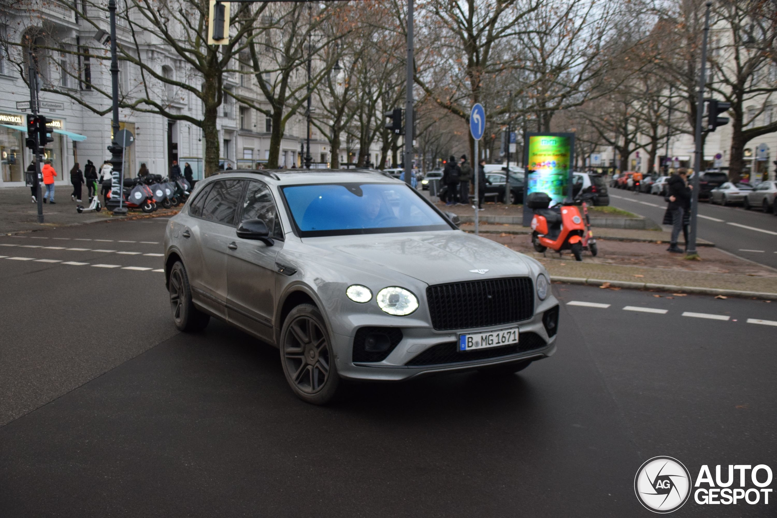 Bentley Bentayga Azure EWB