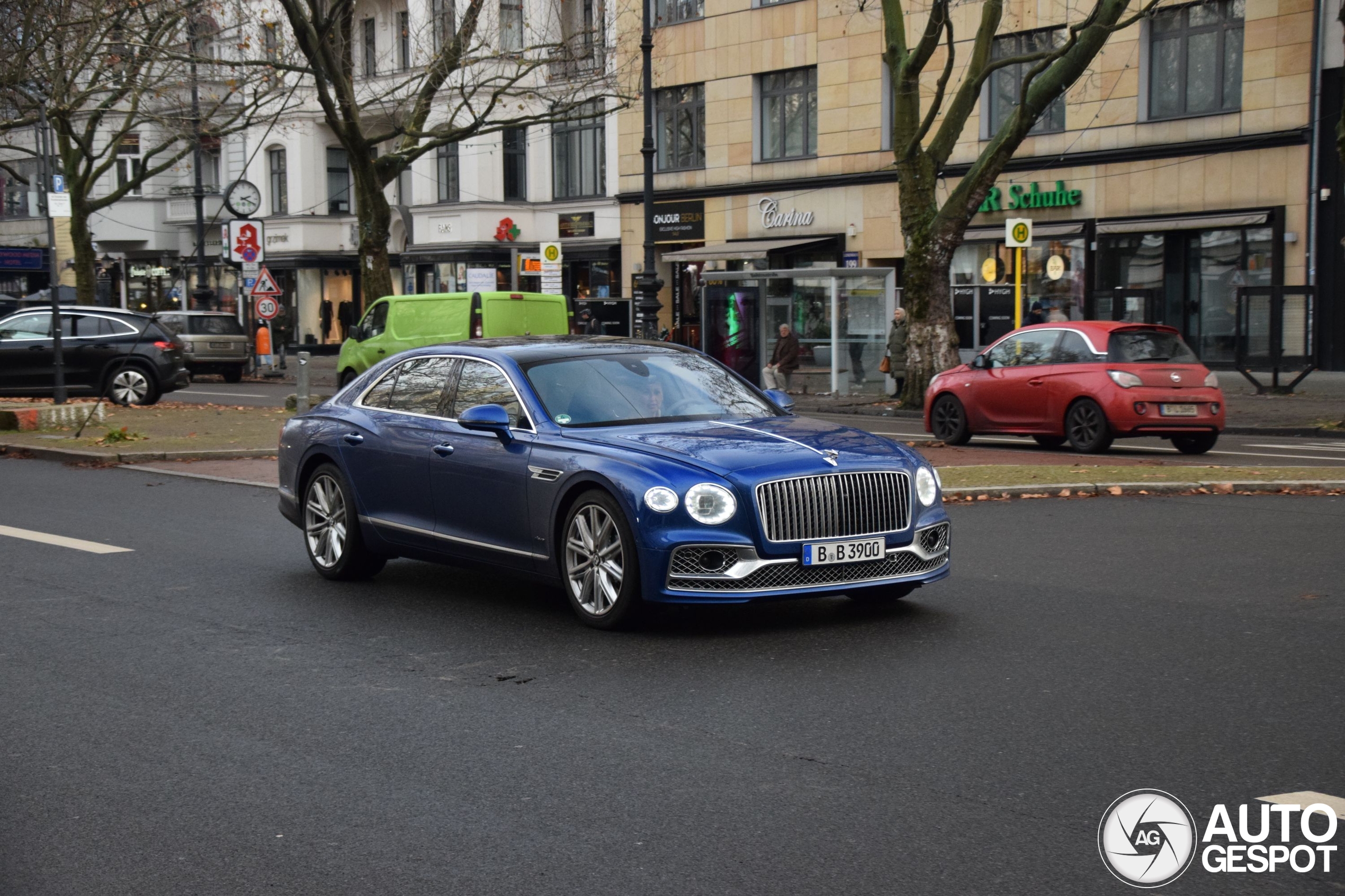 Bentley Flying Spur Hybrid Azure