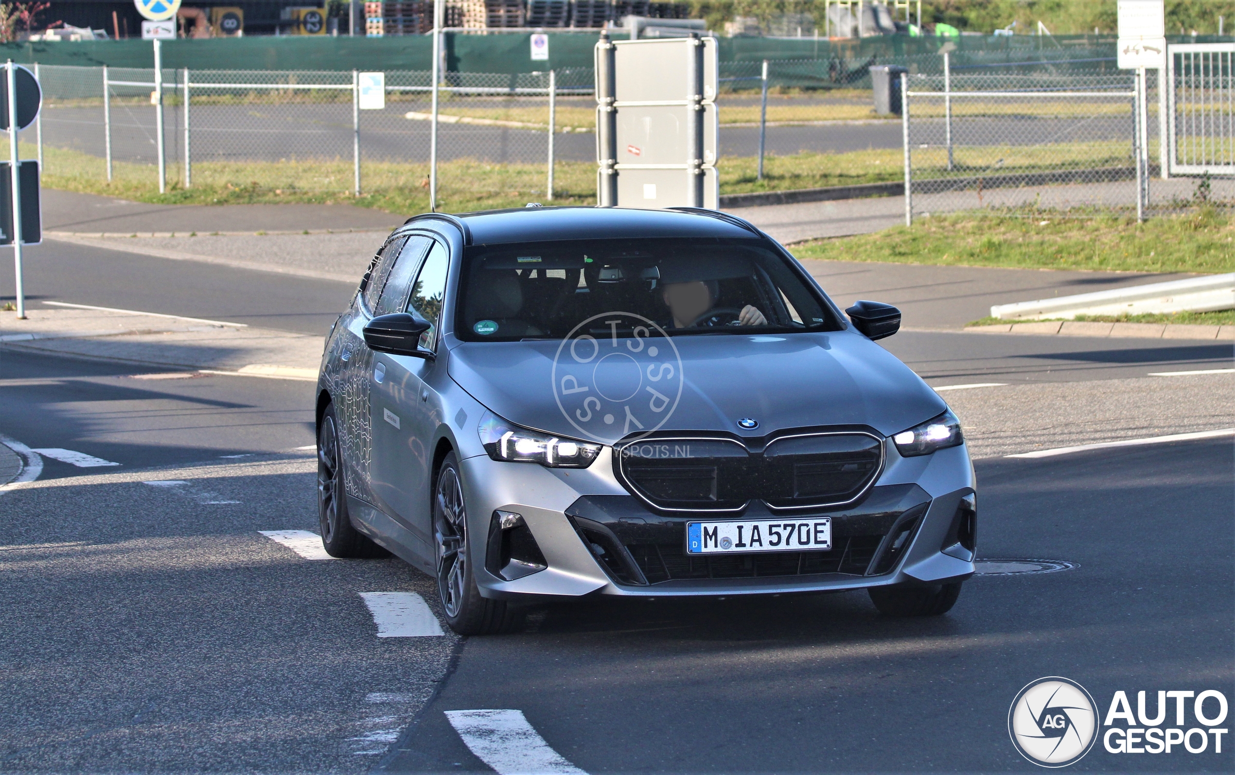 BMW i5 Touring G61