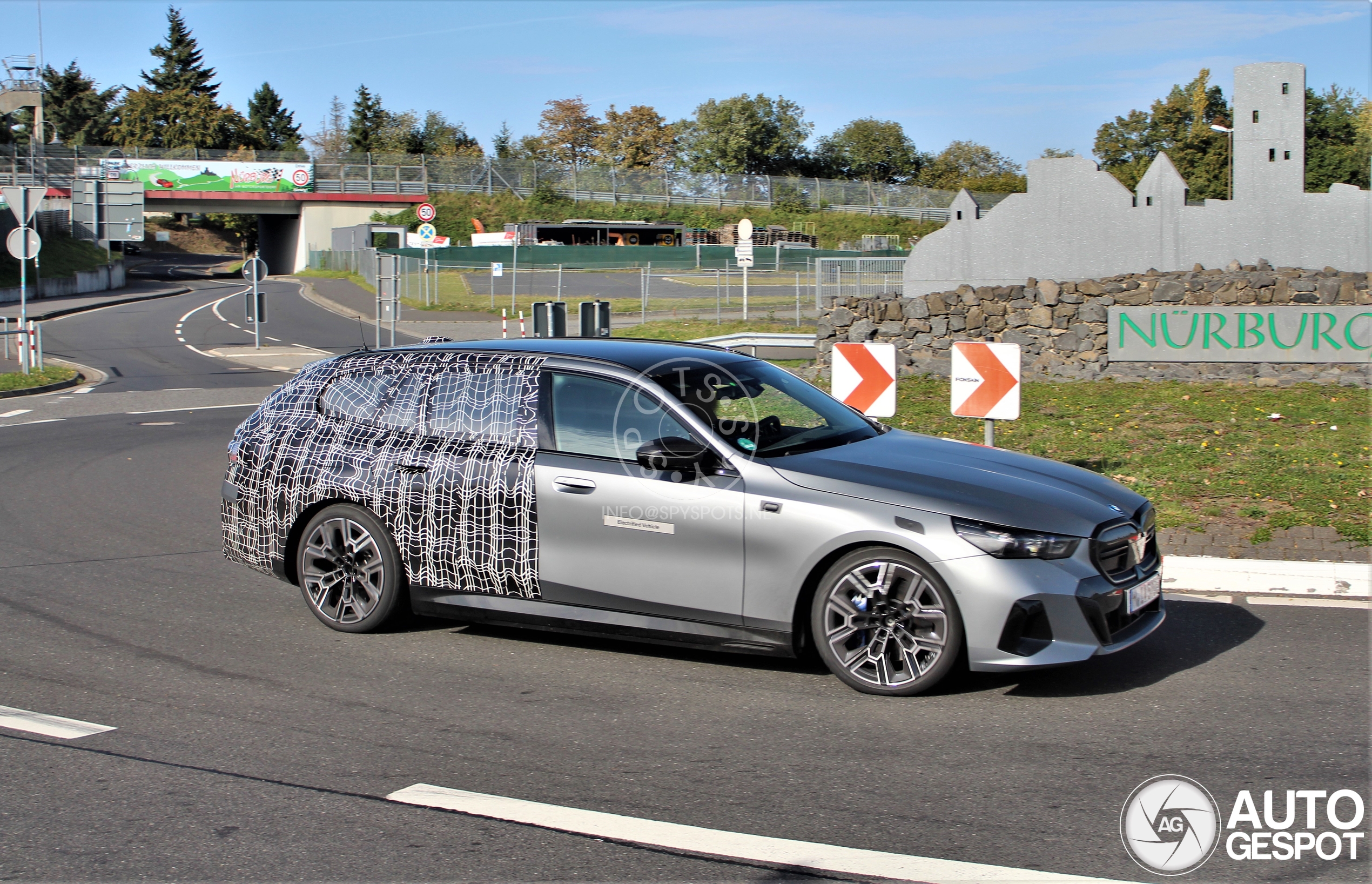 BMW i5 Touring G61