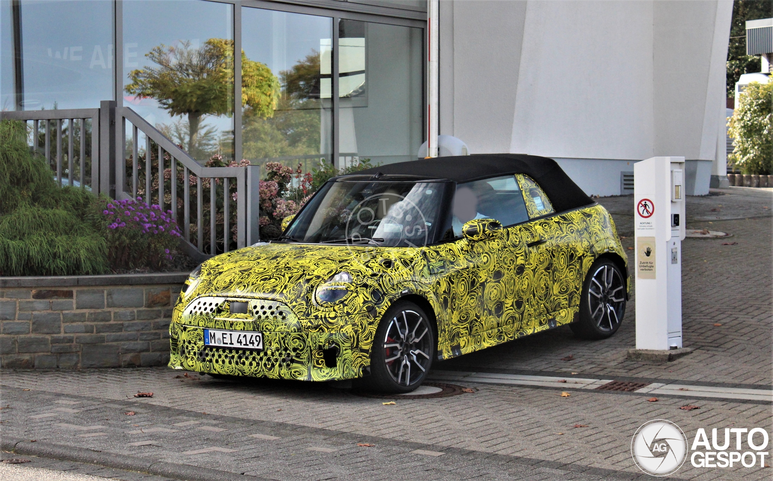 Mini F67 Cooper S Convertible John Cooper Works