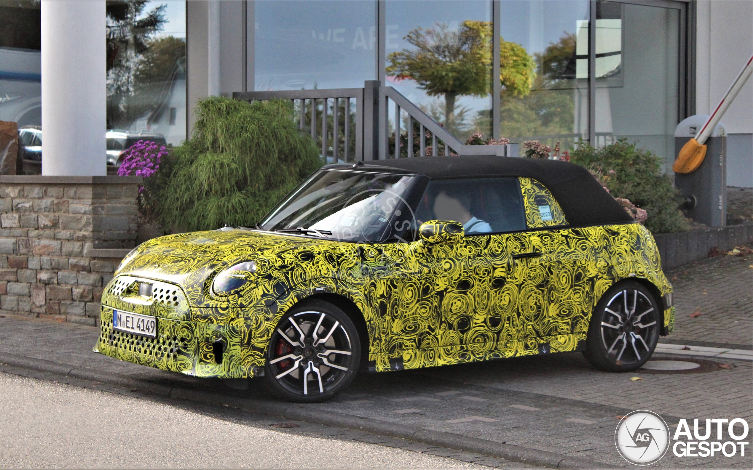 Mini F67 Cooper S Convertible John Cooper Works
