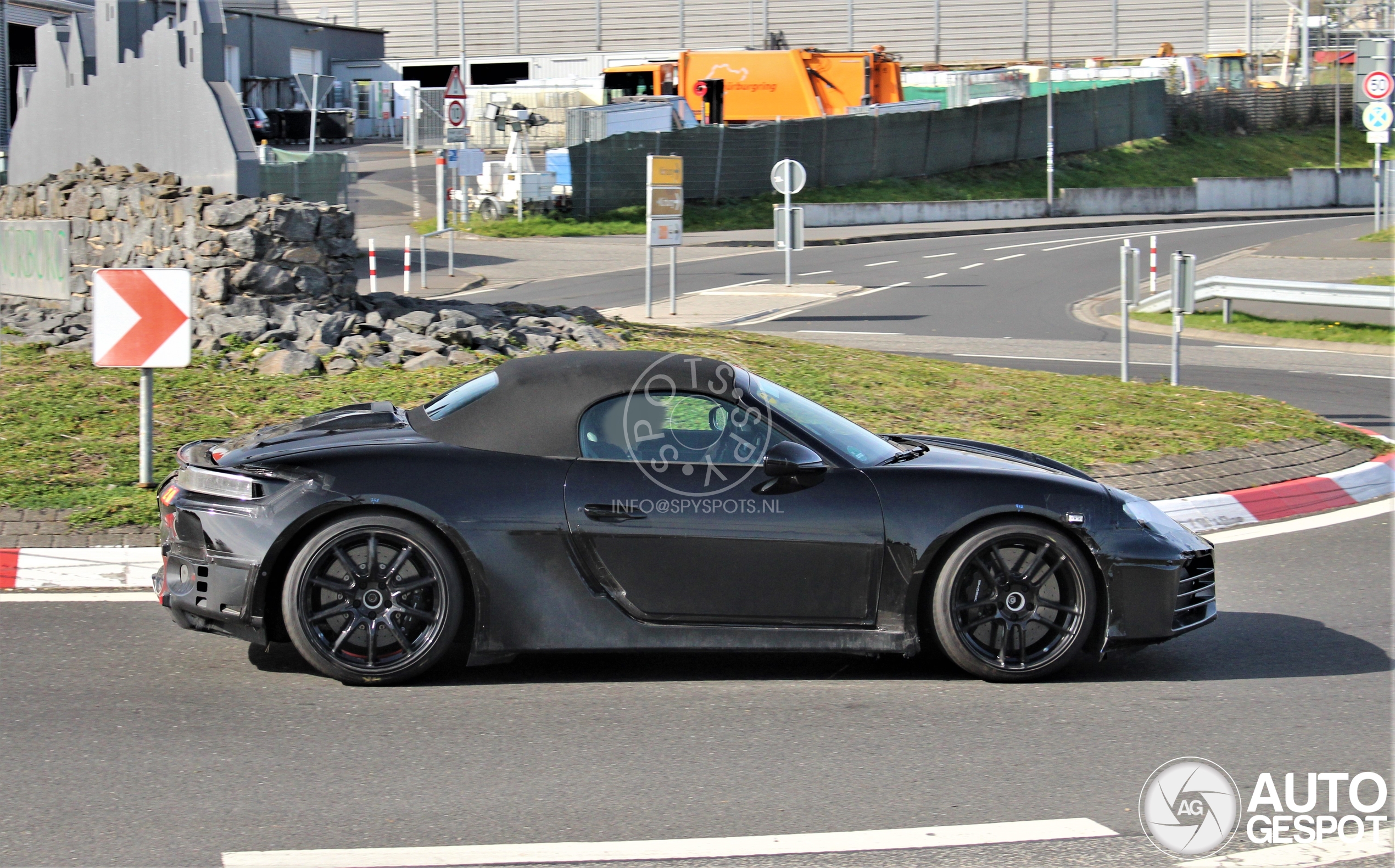 Porsche 718 Boxster EV 2025