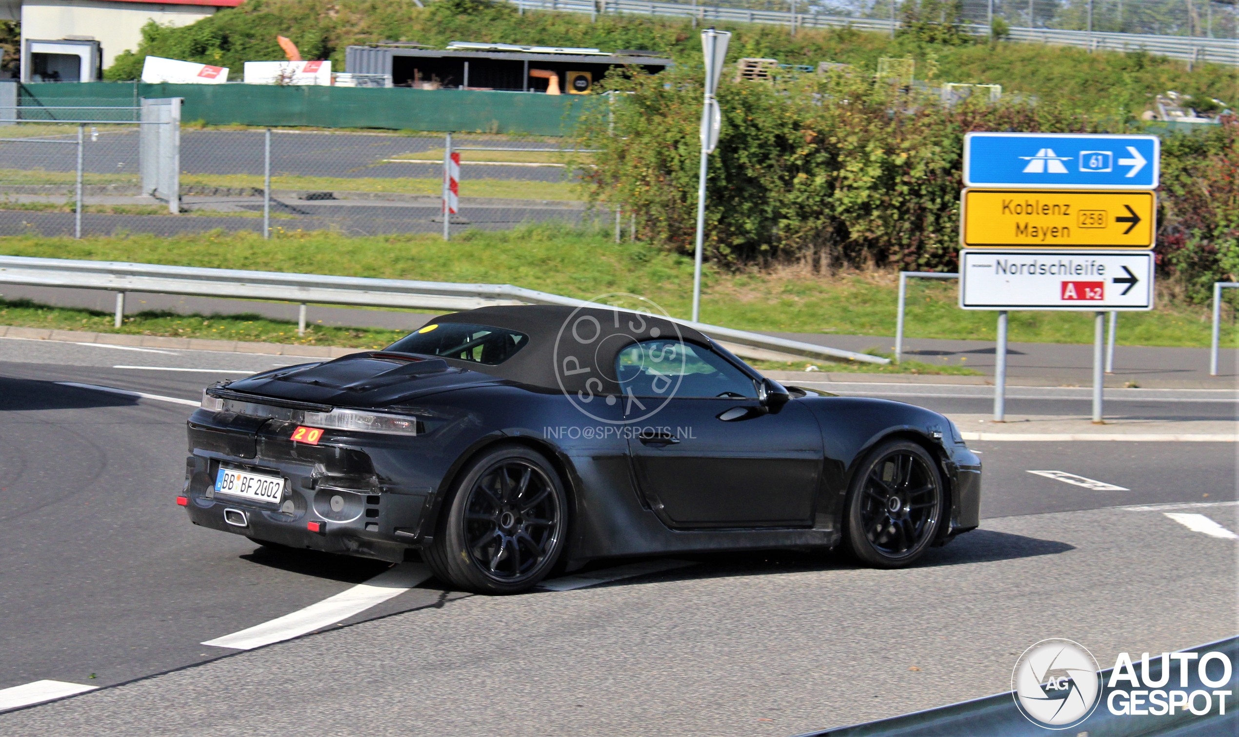 Porsche 718 Boxster EV 2025