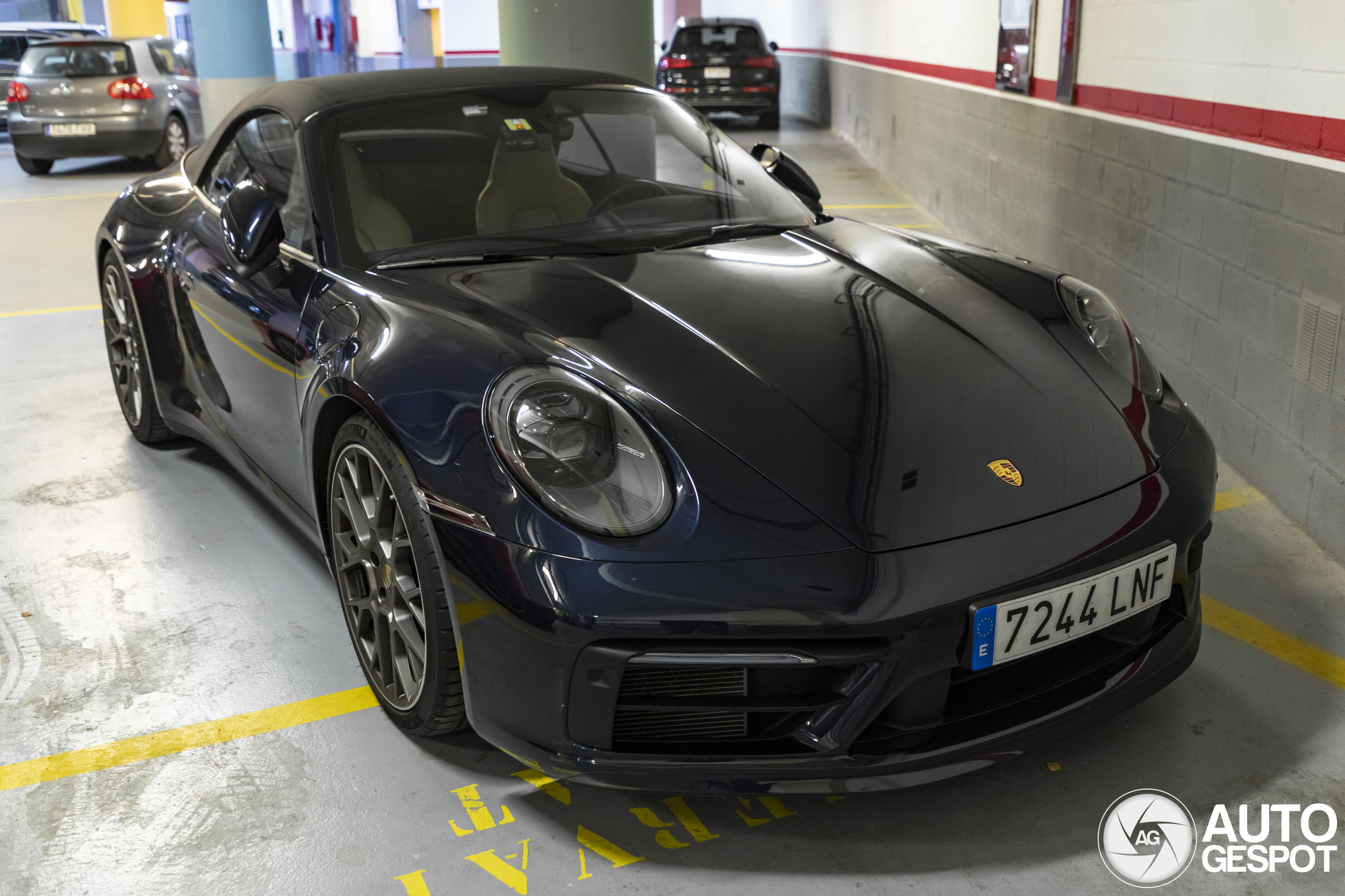 Porsche 992 Carrera 4S Cabriolet