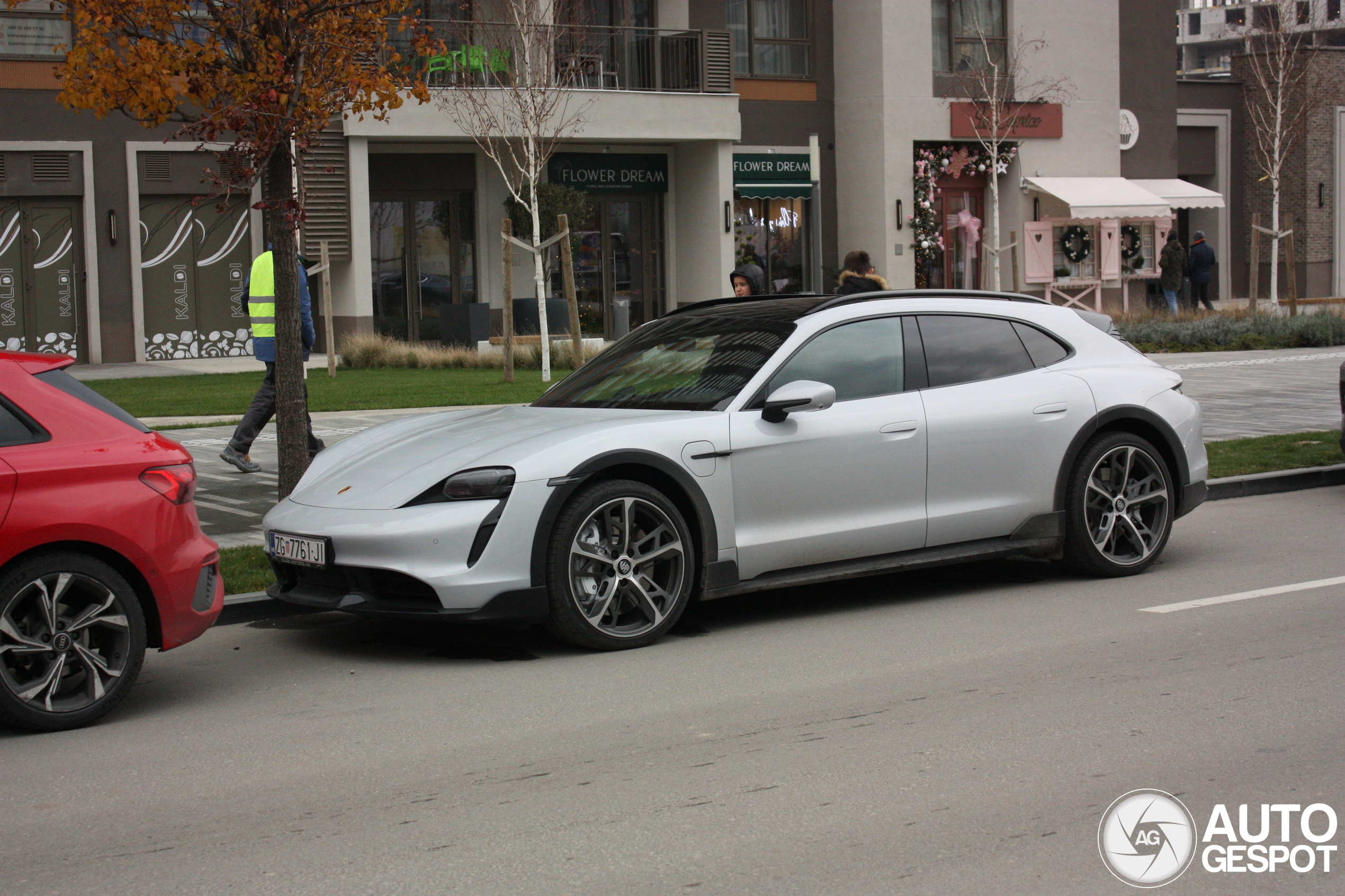 Porsche Taycan Turbo Cross Turismo