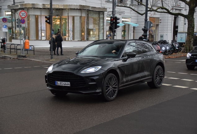 Aston Martin DBX707