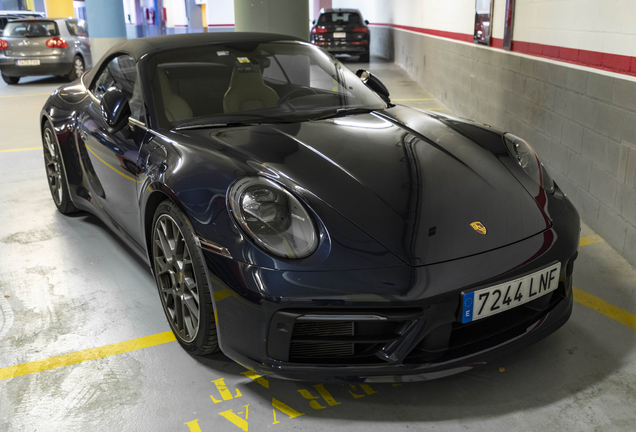 Porsche 992 Carrera 4S Cabriolet