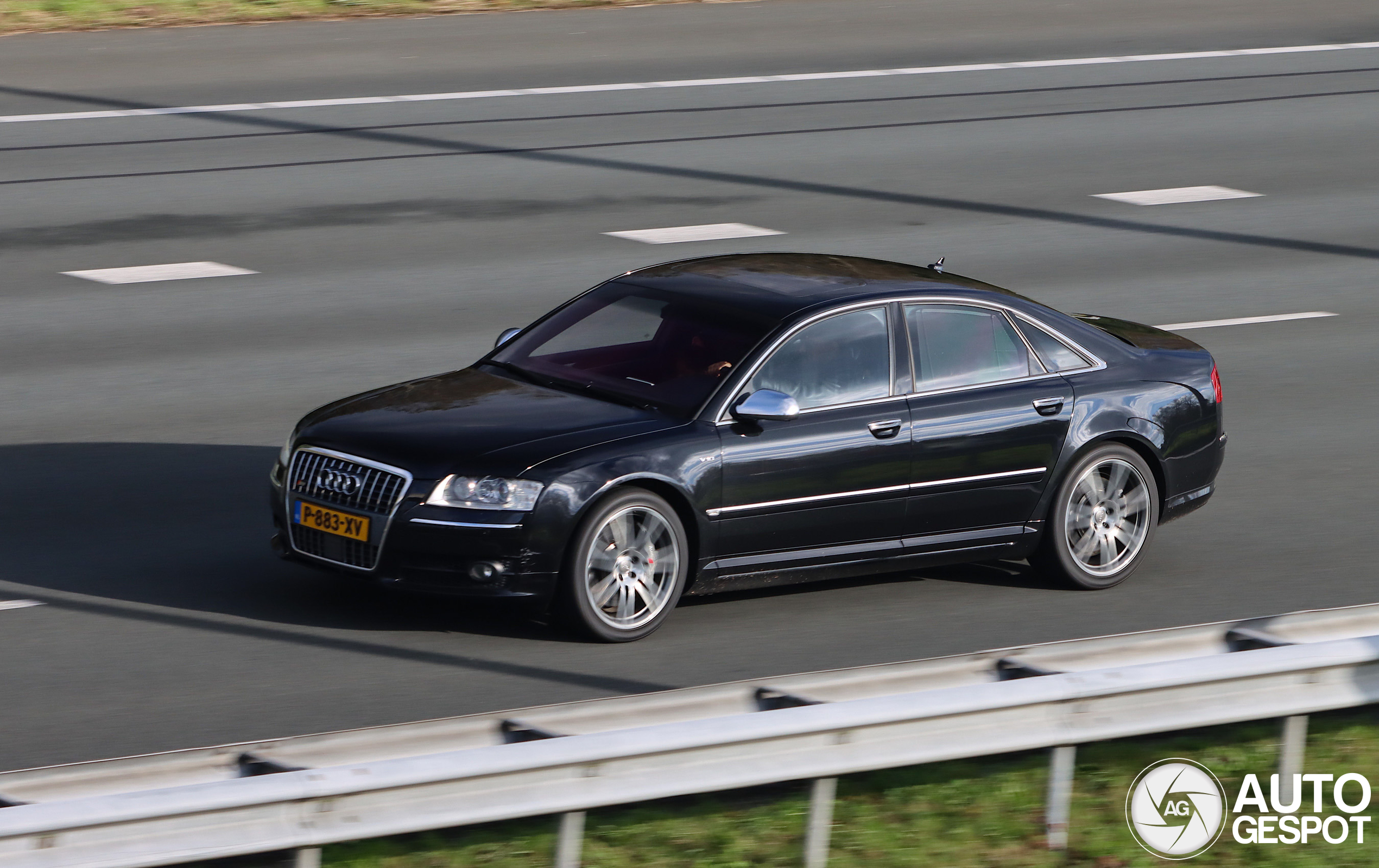 Audi S8 D3