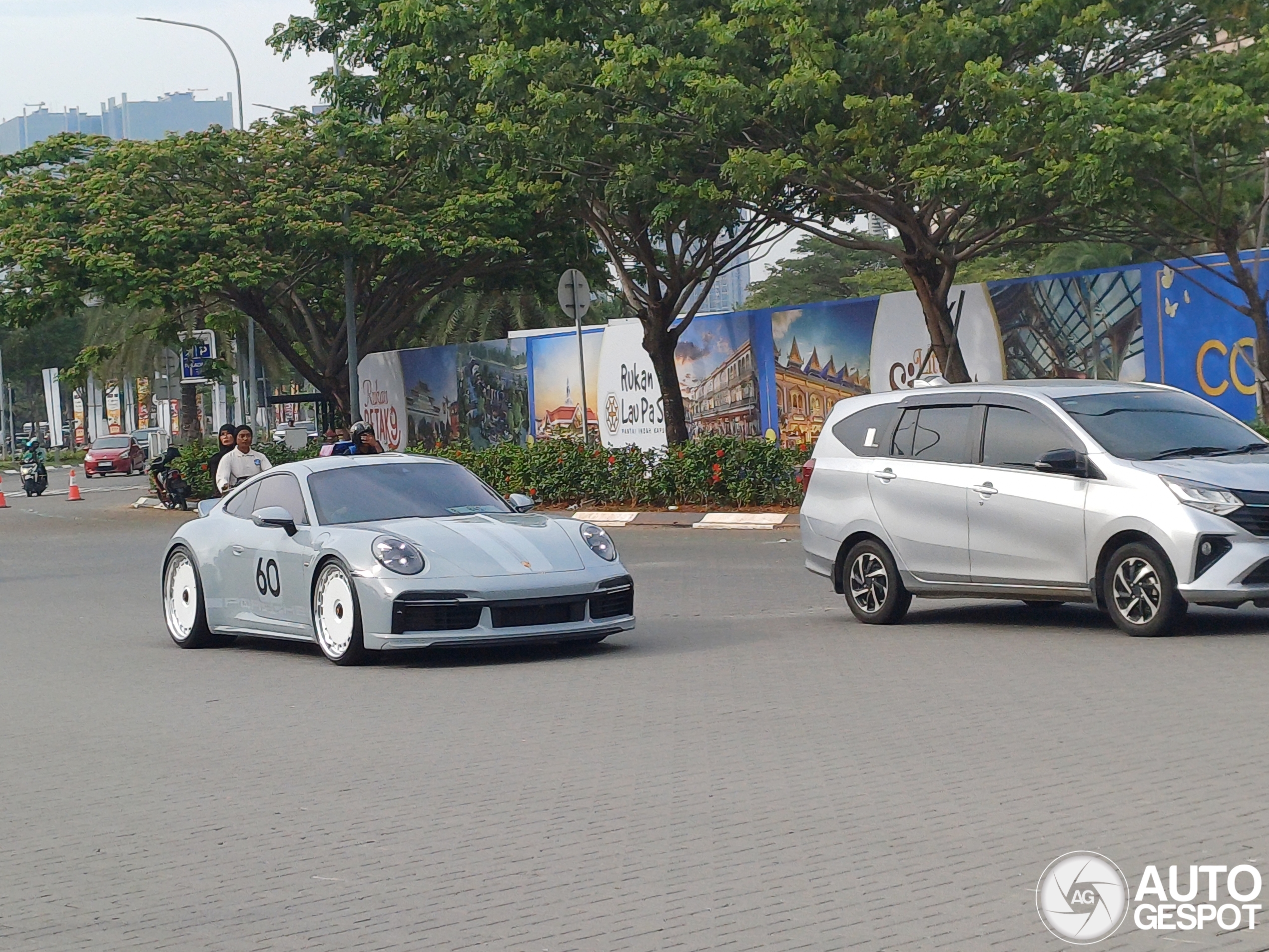 Porsche 992 Sport Classic