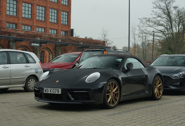 Porsche 992 Carrera 4S Cabriolet