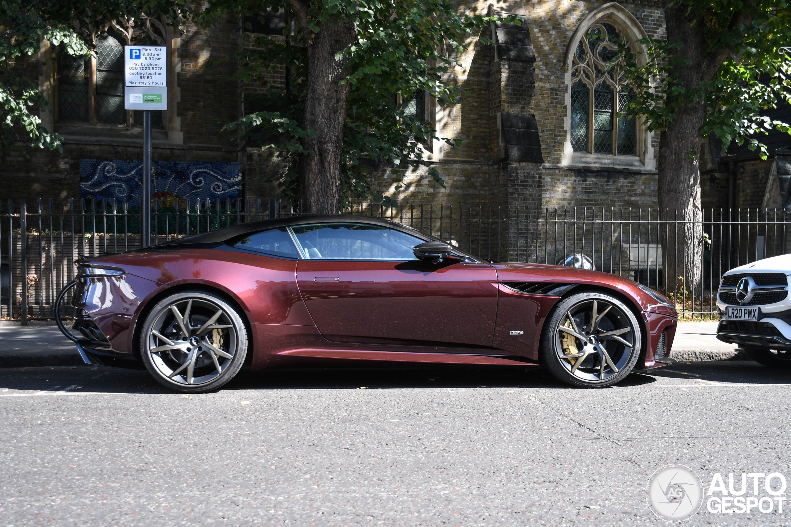 Aston Martin DBS Superleggera