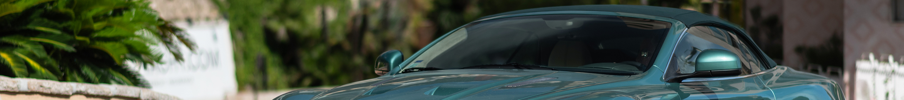 Aston Martin DBS Volante