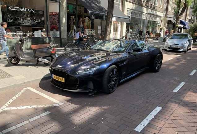 Aston Martin DBS Superleggera Volante