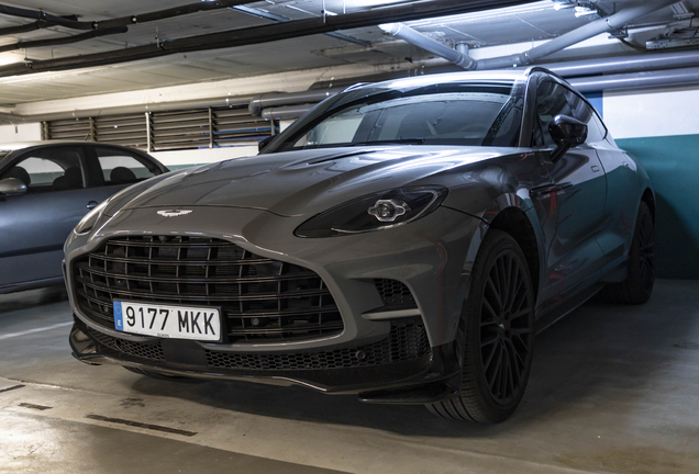 Aston Martin DBX707