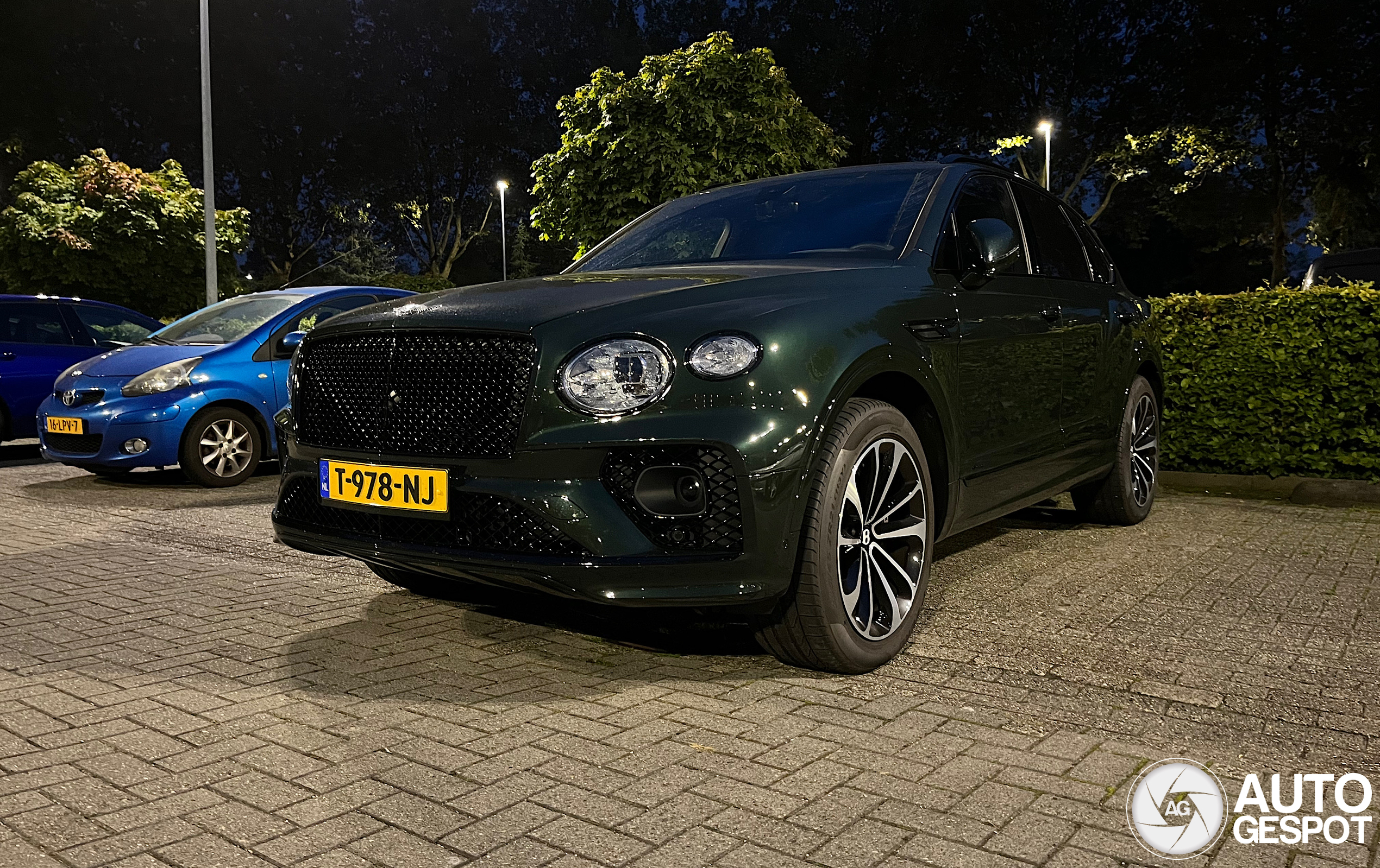 Bentley Bentayga Hybrid Azure