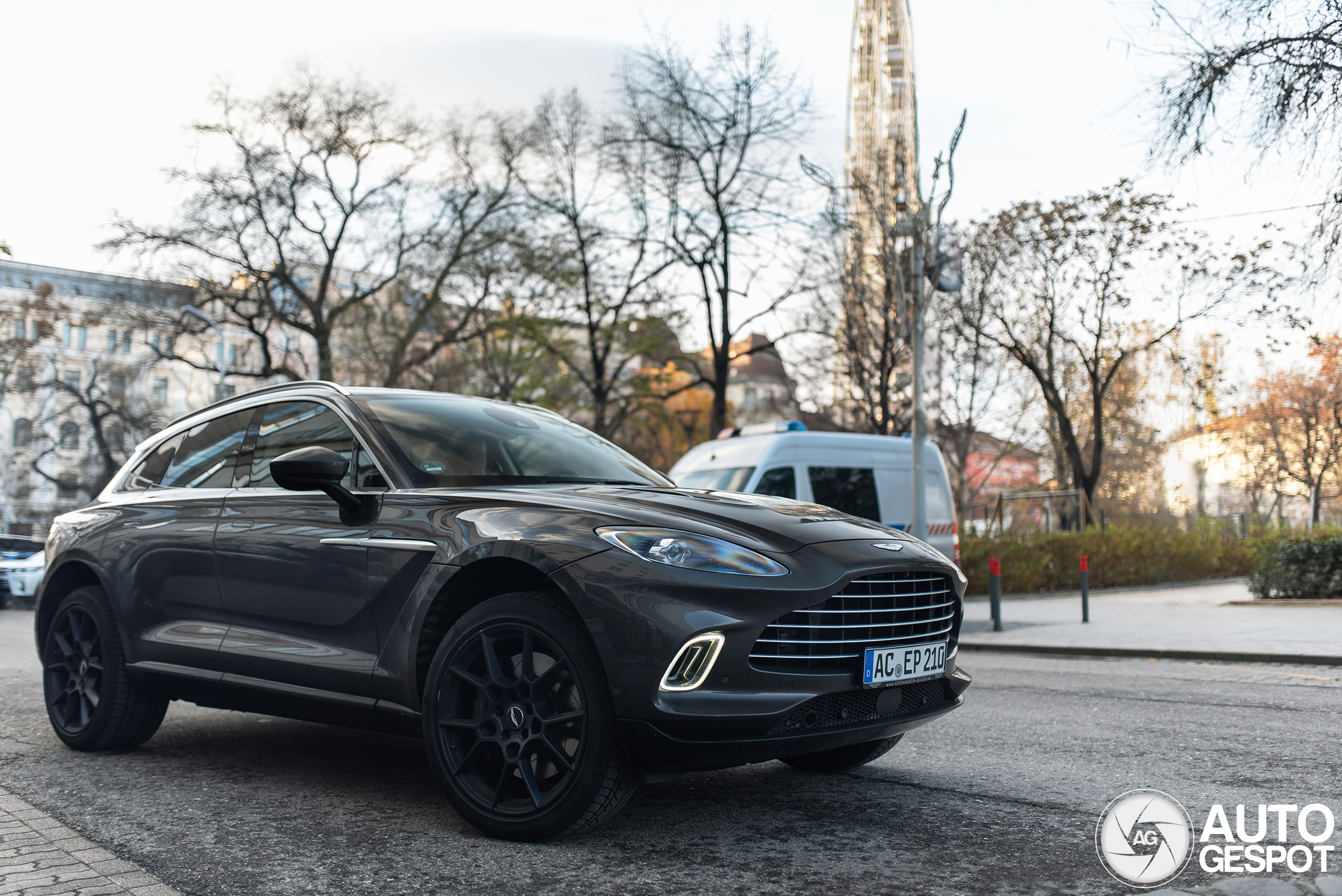 Aston Martin DBX