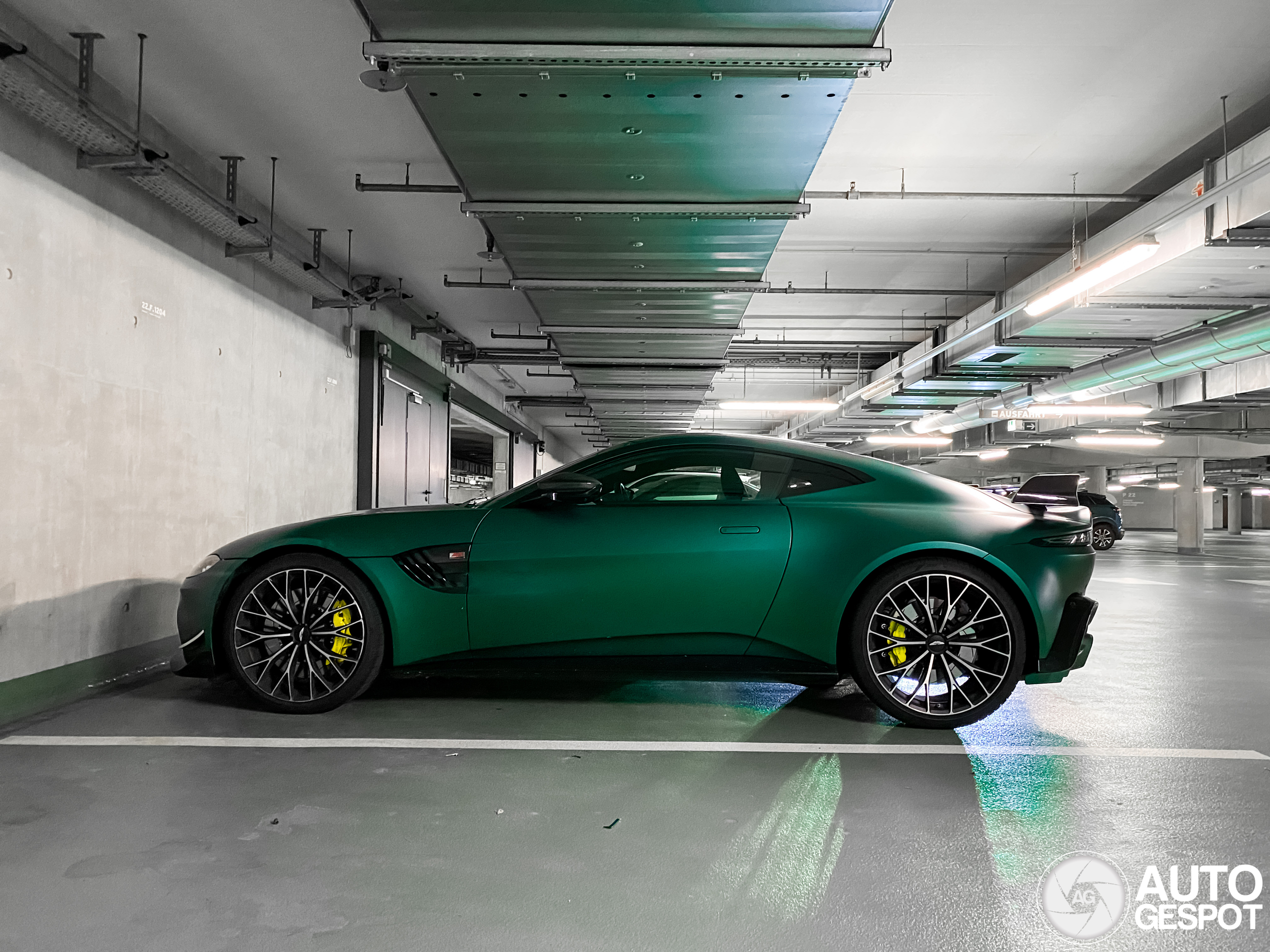 Aston Martin V8 Vantage Formula 1 Edition