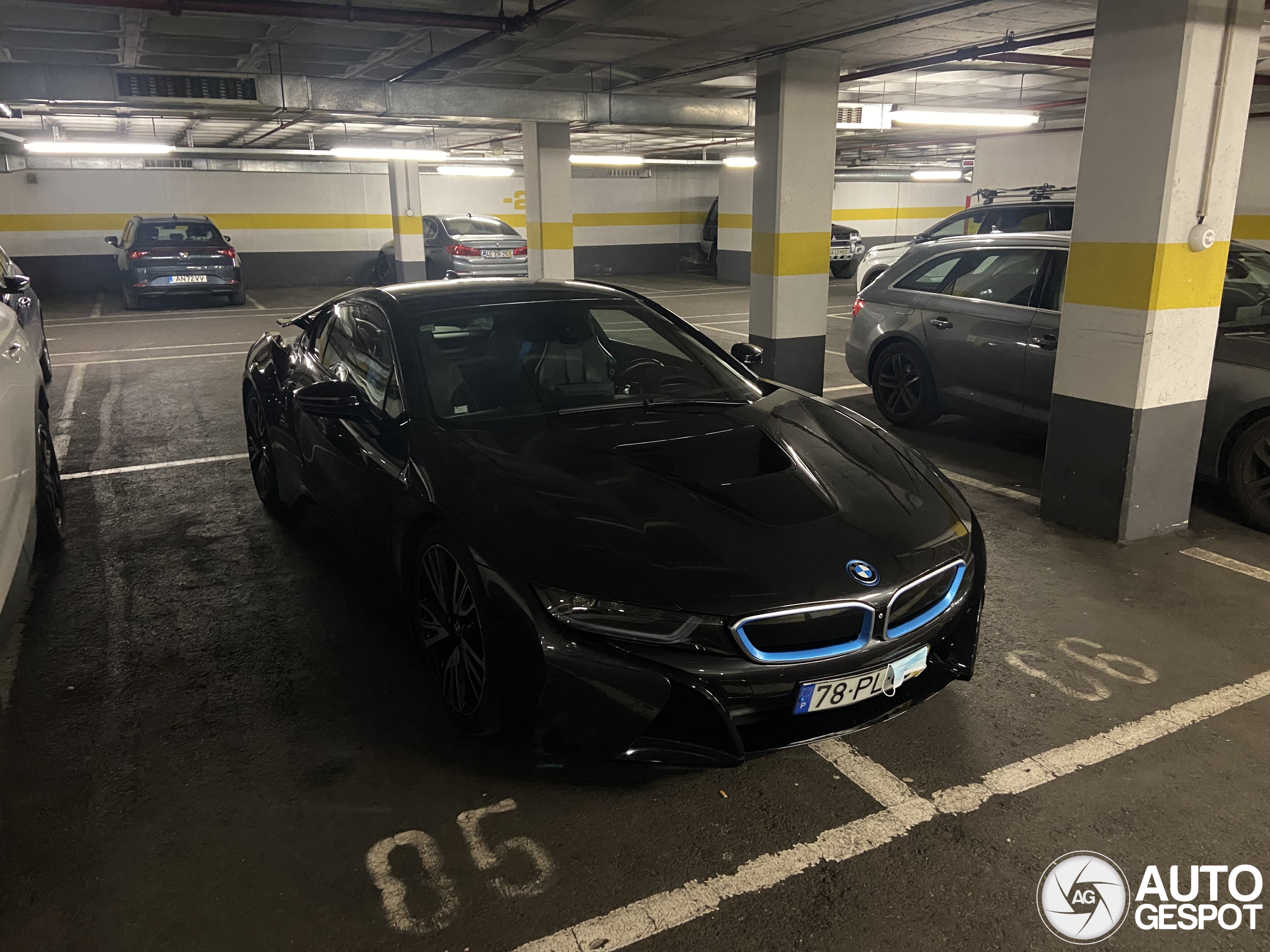 BMW i8