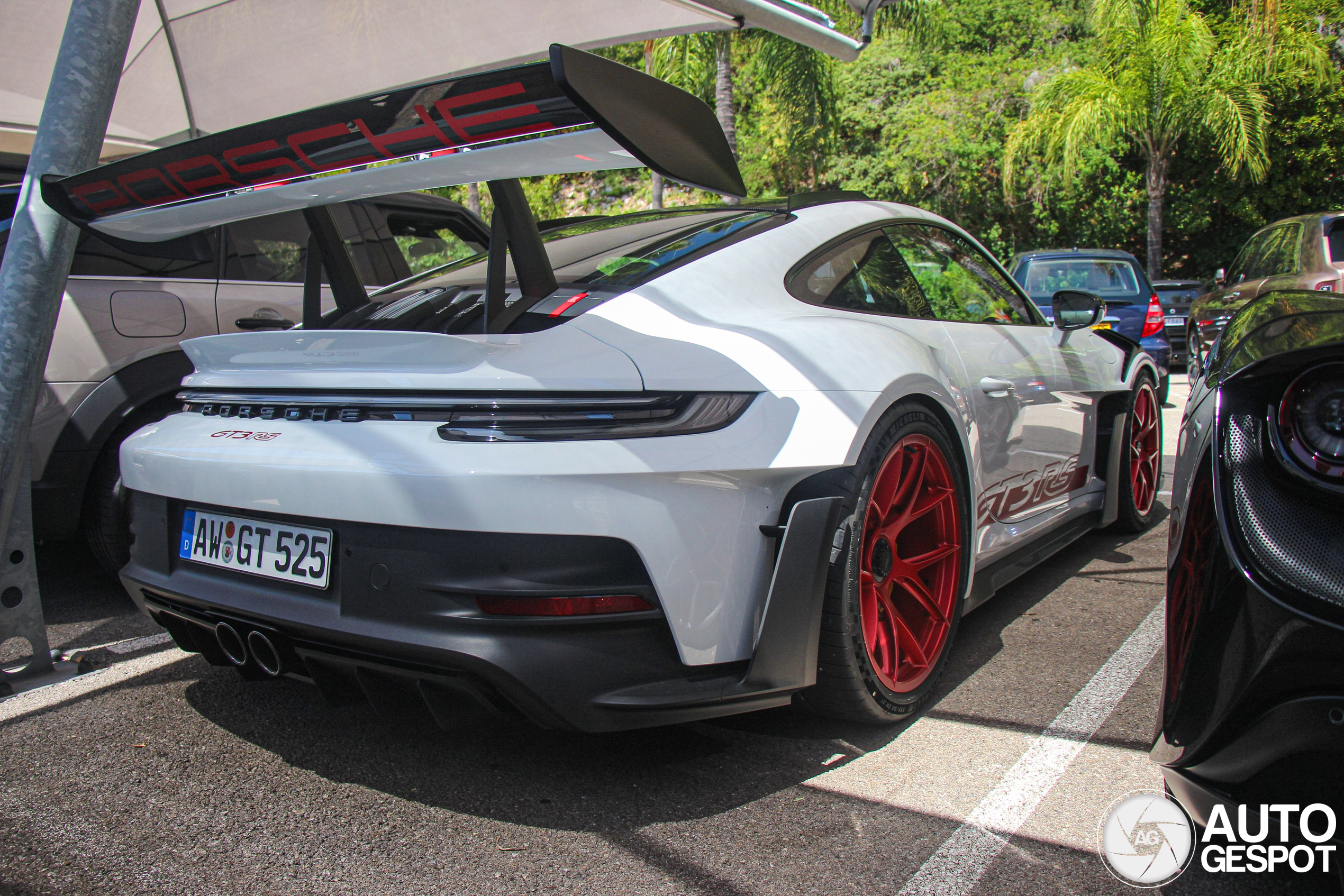 Porsche 992 GT3 RS Weissach Package