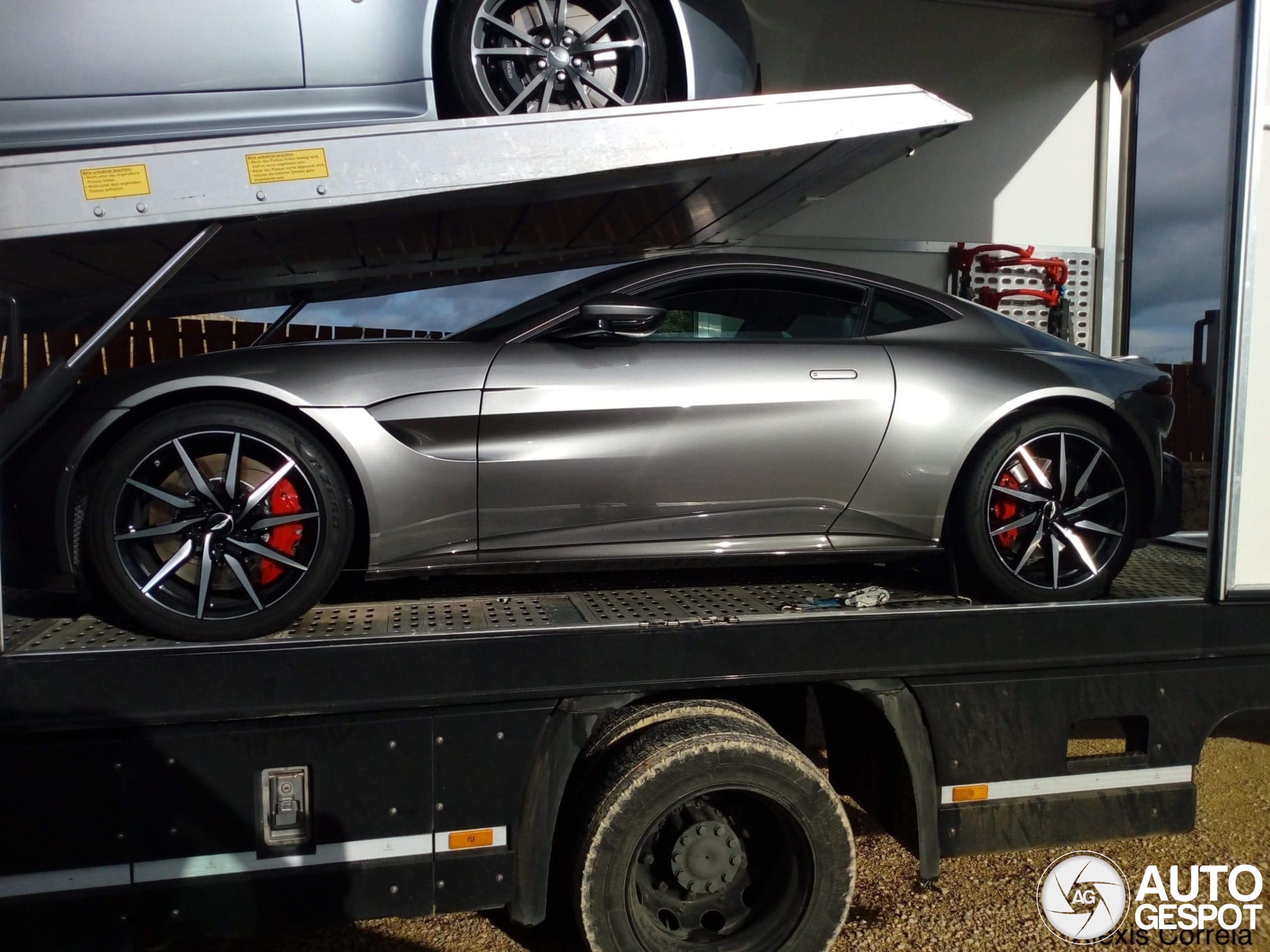 Aston Martin V8 Vantage 2018