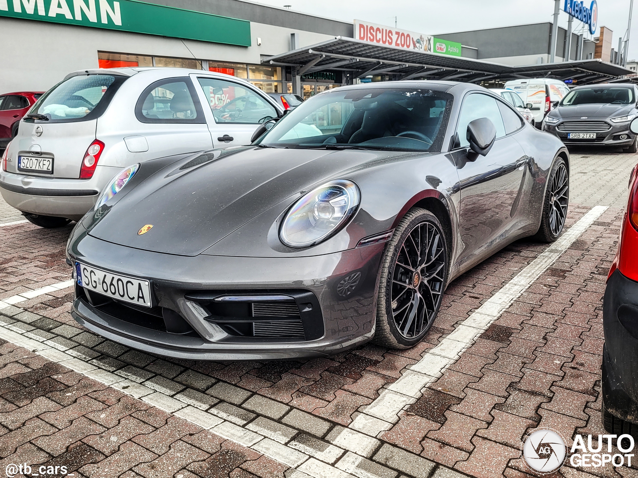 Porsche 992 Carrera 4S