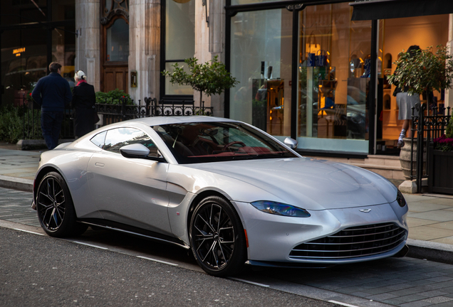 Aston Martin V8 Vantage 2018