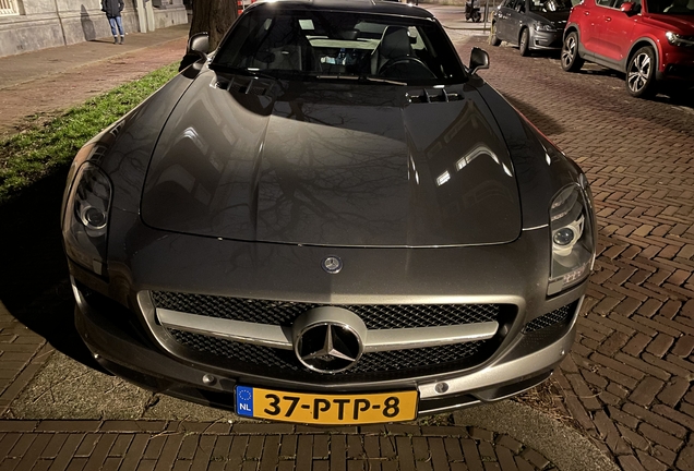 Mercedes-Benz SLS AMG