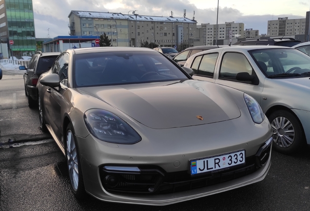 Porsche 971 Panamera Turbo