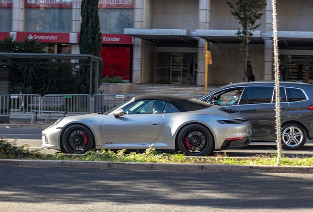 Porsche 992 Carrera 4 GTS Cabriolet