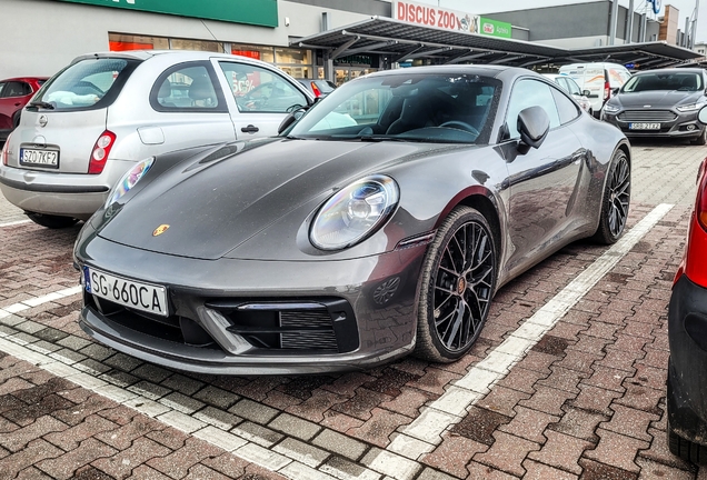 Porsche 992 Carrera 4S