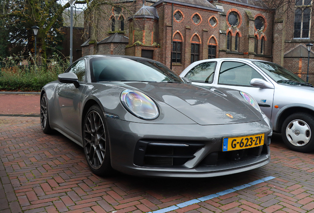 Porsche 992 Carrera 4S