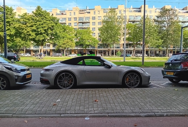 Porsche 992 Carrera 4S Cabriolet