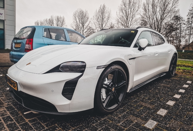 Porsche Taycan GTS Sport Turismo