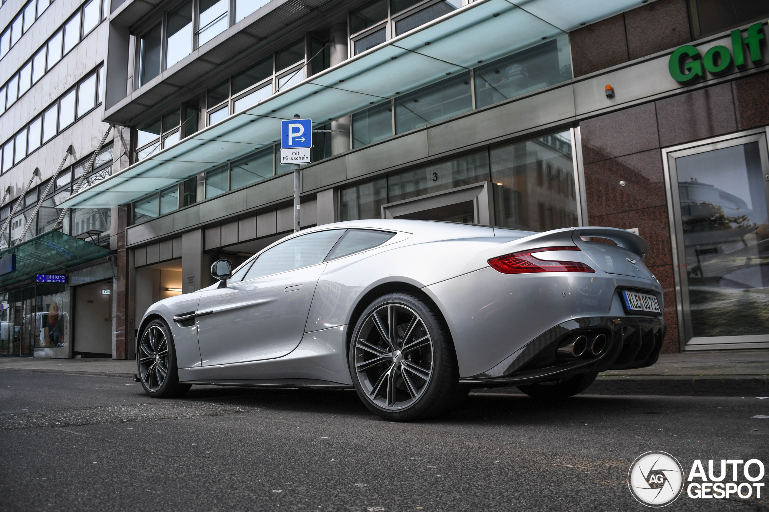 Aston Martin Vanquish S 2017