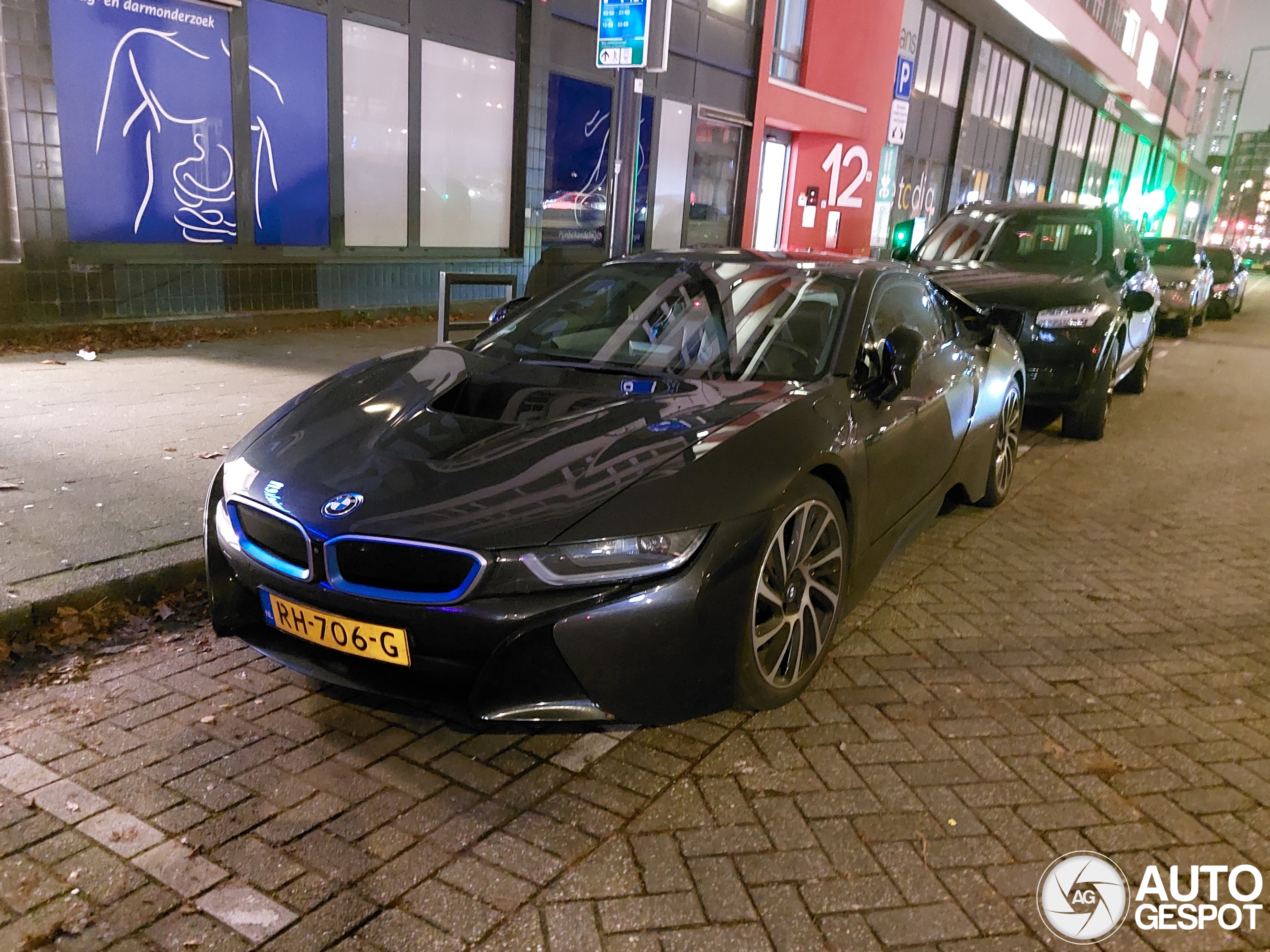 BMW i8