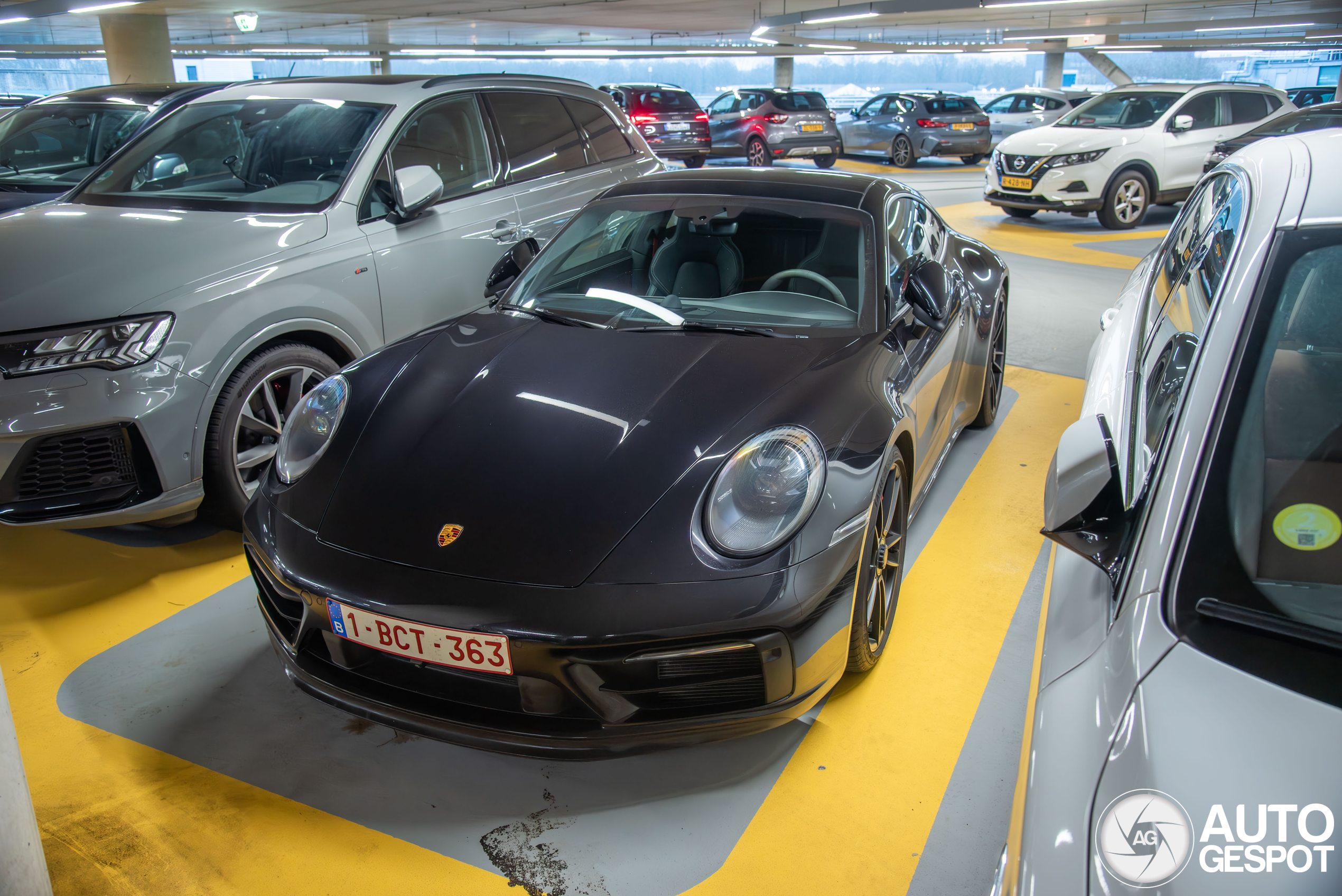 Porsche 992 Carrera 4 GTS