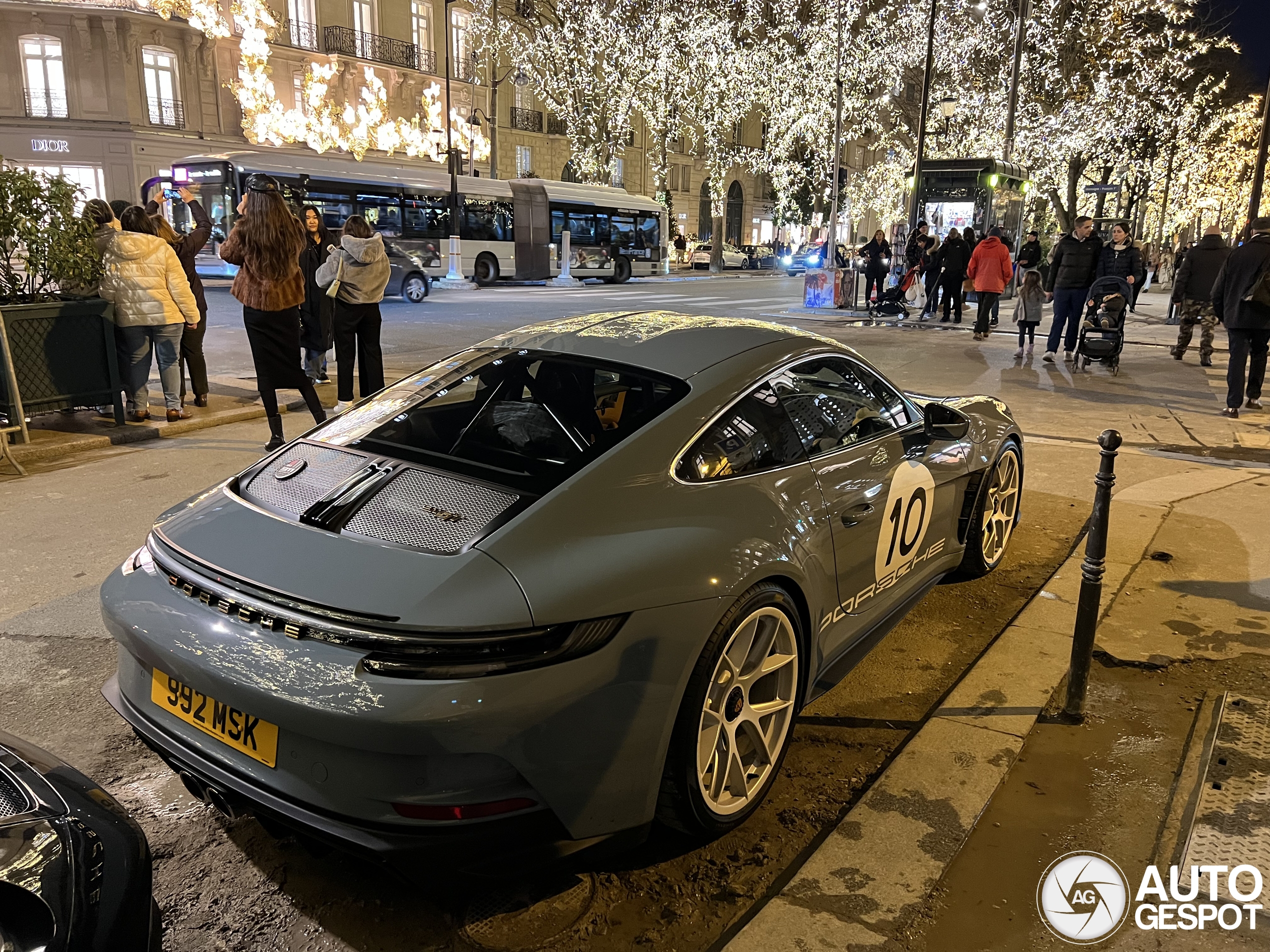 Kerstshoppen met de Porsche 992 S/T in Parijs