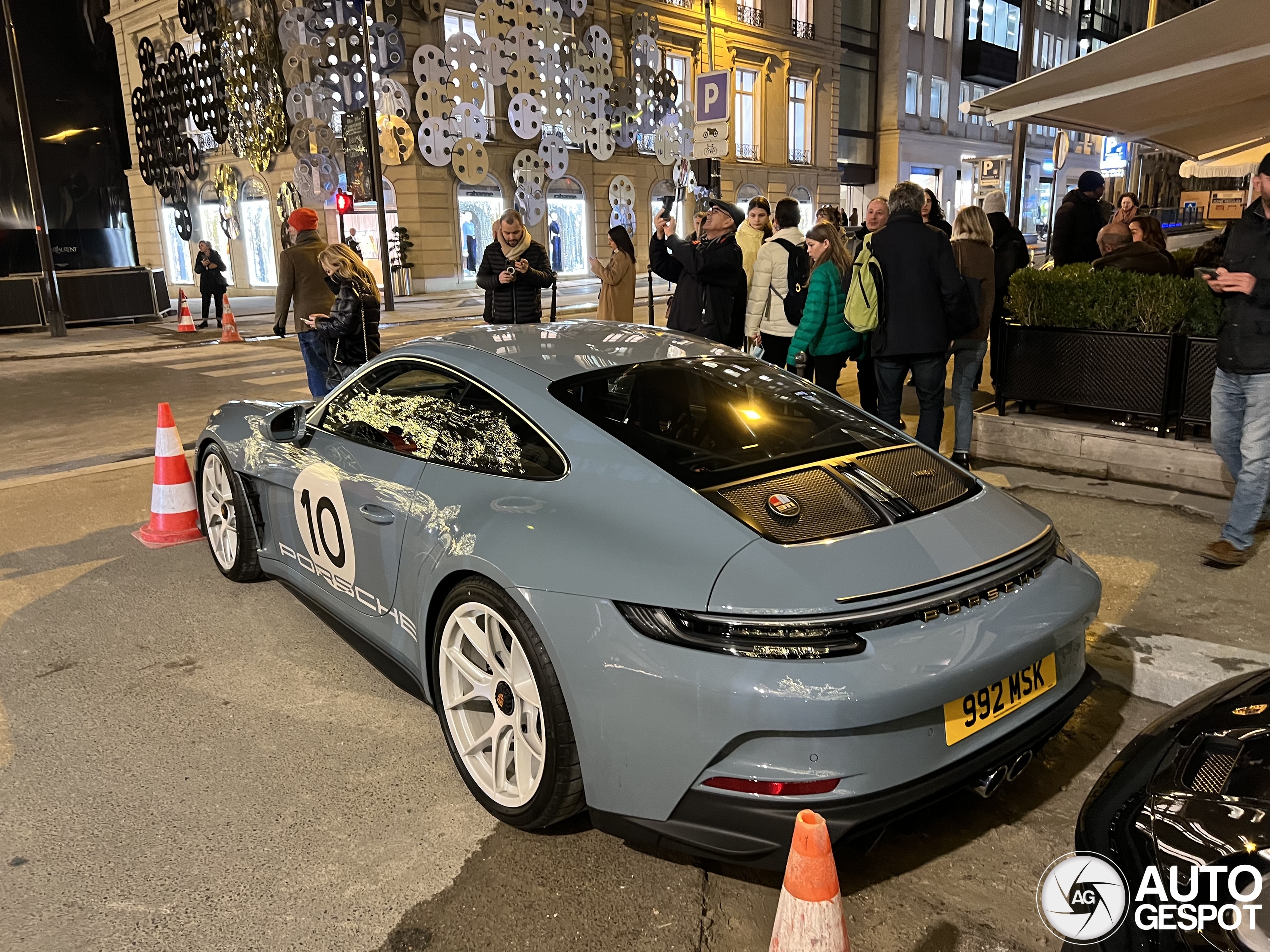 Kerstshoppen met de Porsche 992 S/T in Parijs