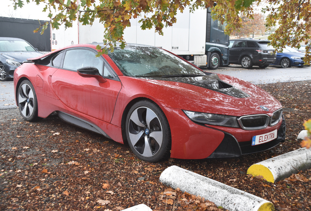 BMW i8 Protonic Red Edition