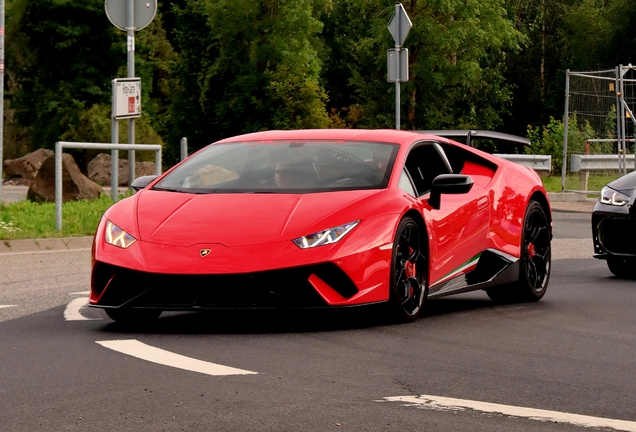 Lamborghini Huracán LP640-4 Performante