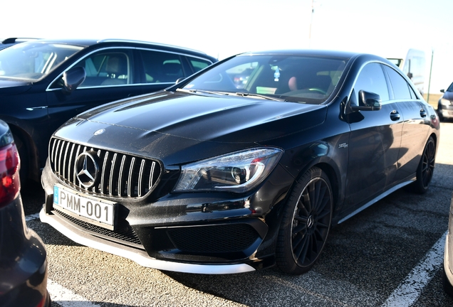 Mercedes-Benz CLA 45 AMG C117