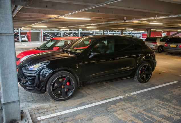 Porsche 95B Macan GTS