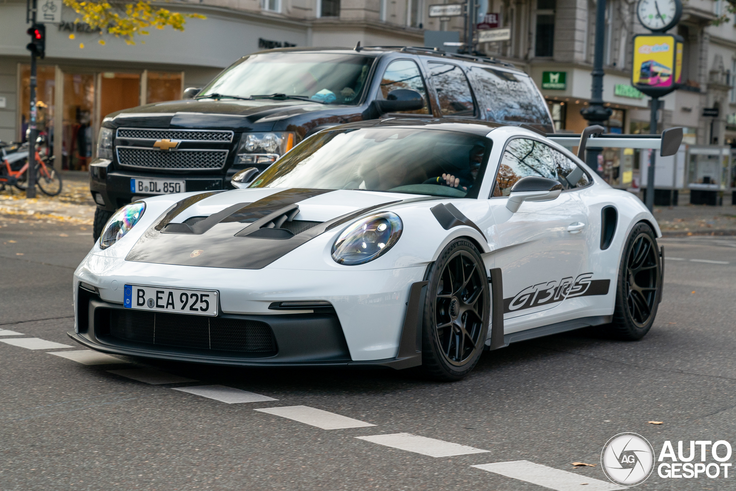 Porsche 992 GT3 RS Weissach Package