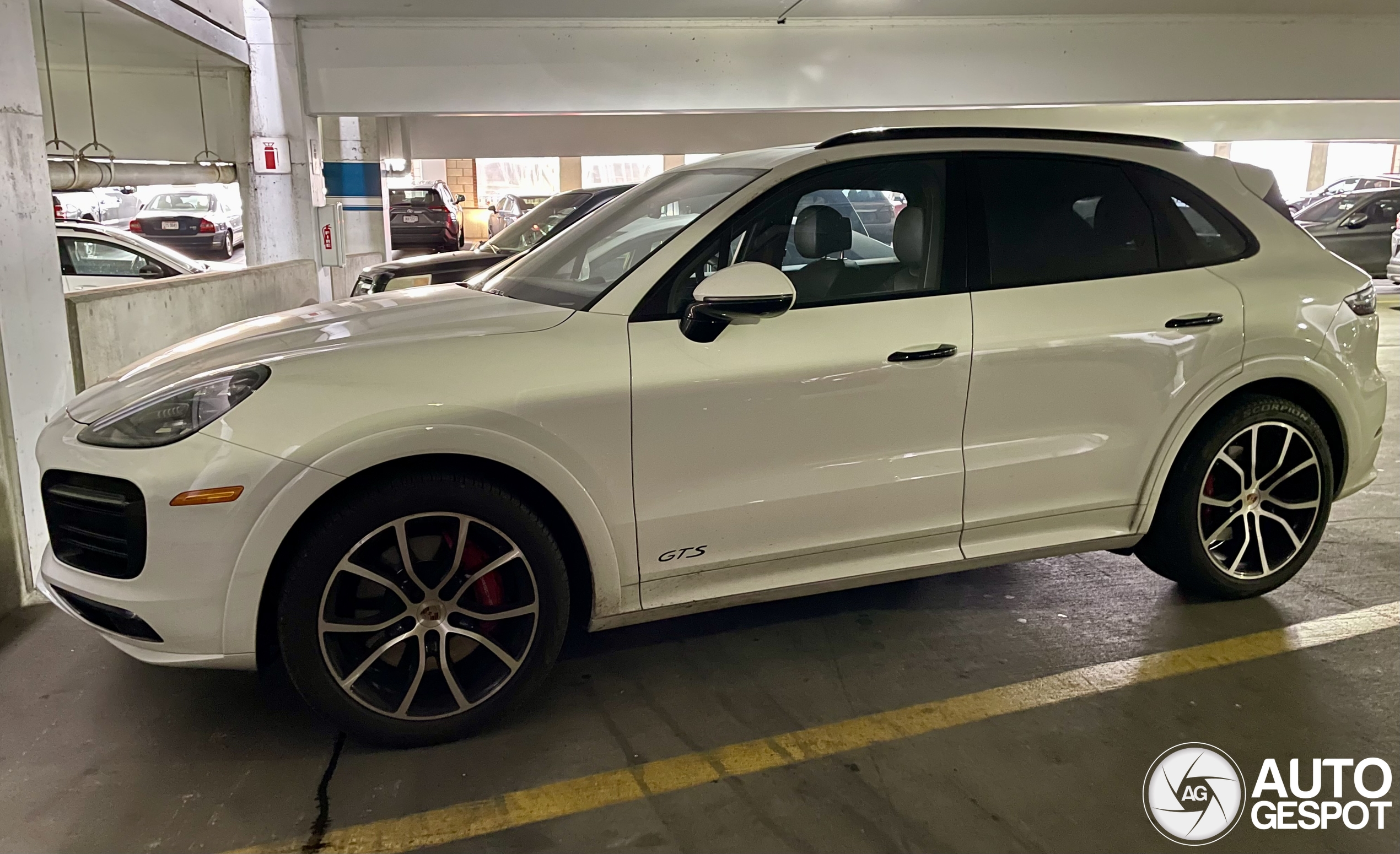 Porsche 9YA Cayenne GTS