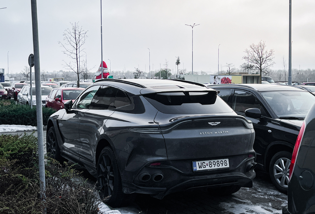 Aston Martin DBX707