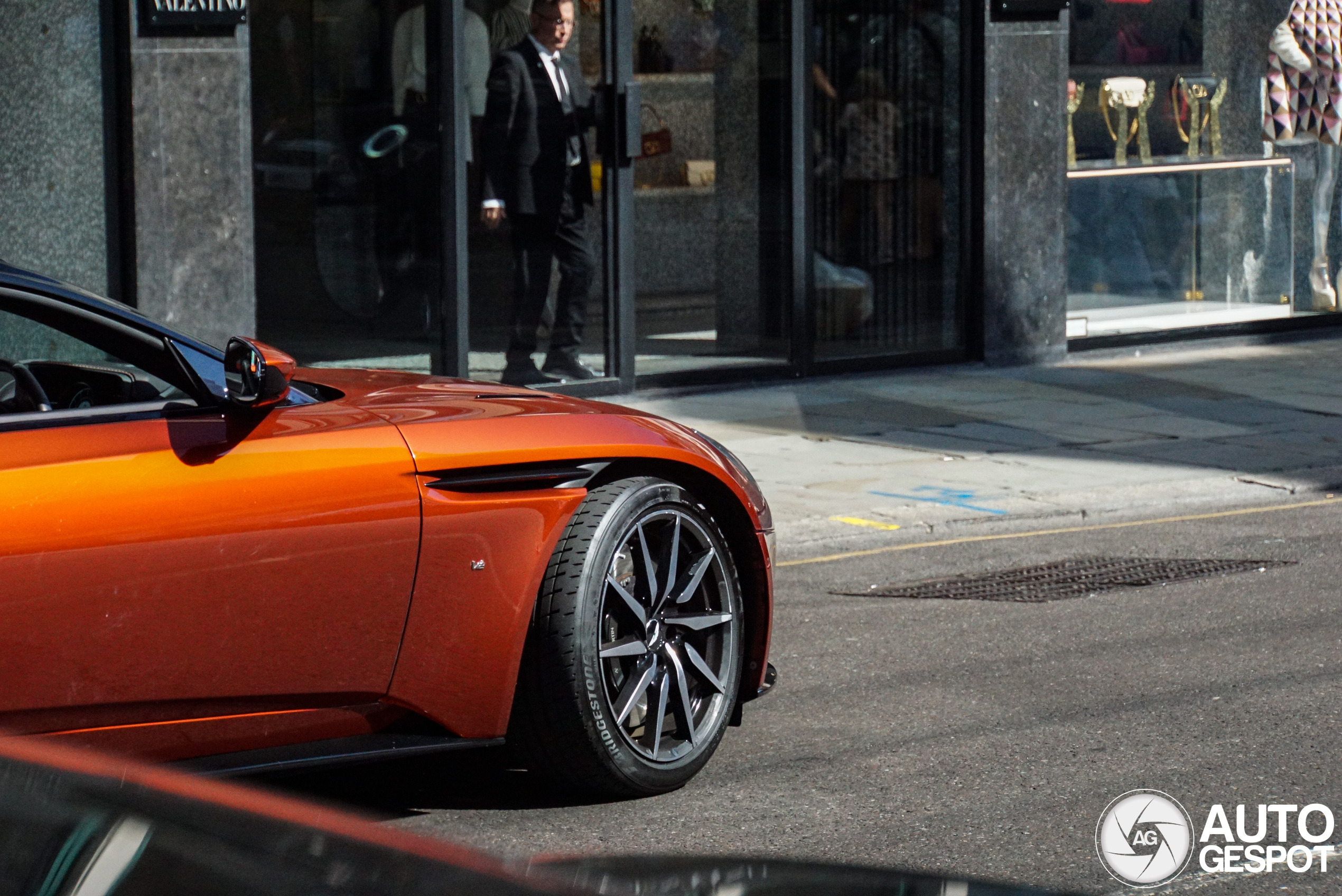 Aston Martin DB11