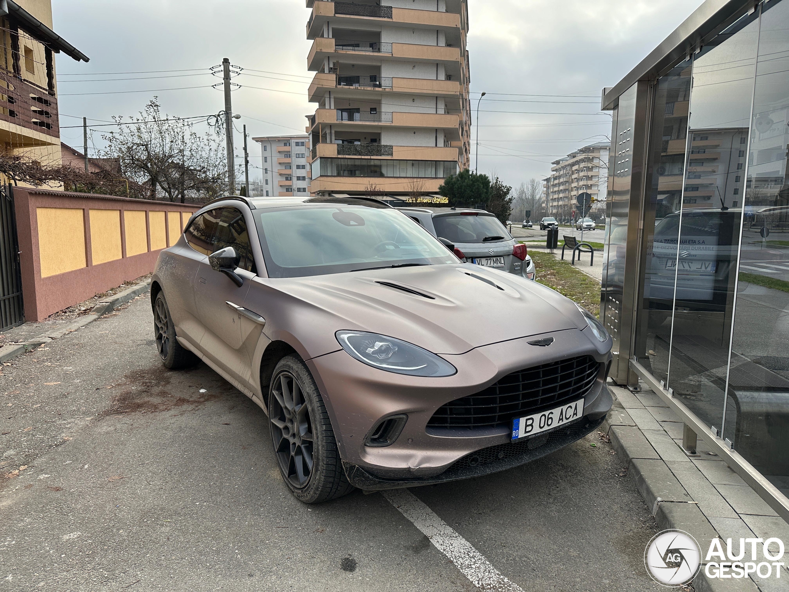 Aston Martin DBX