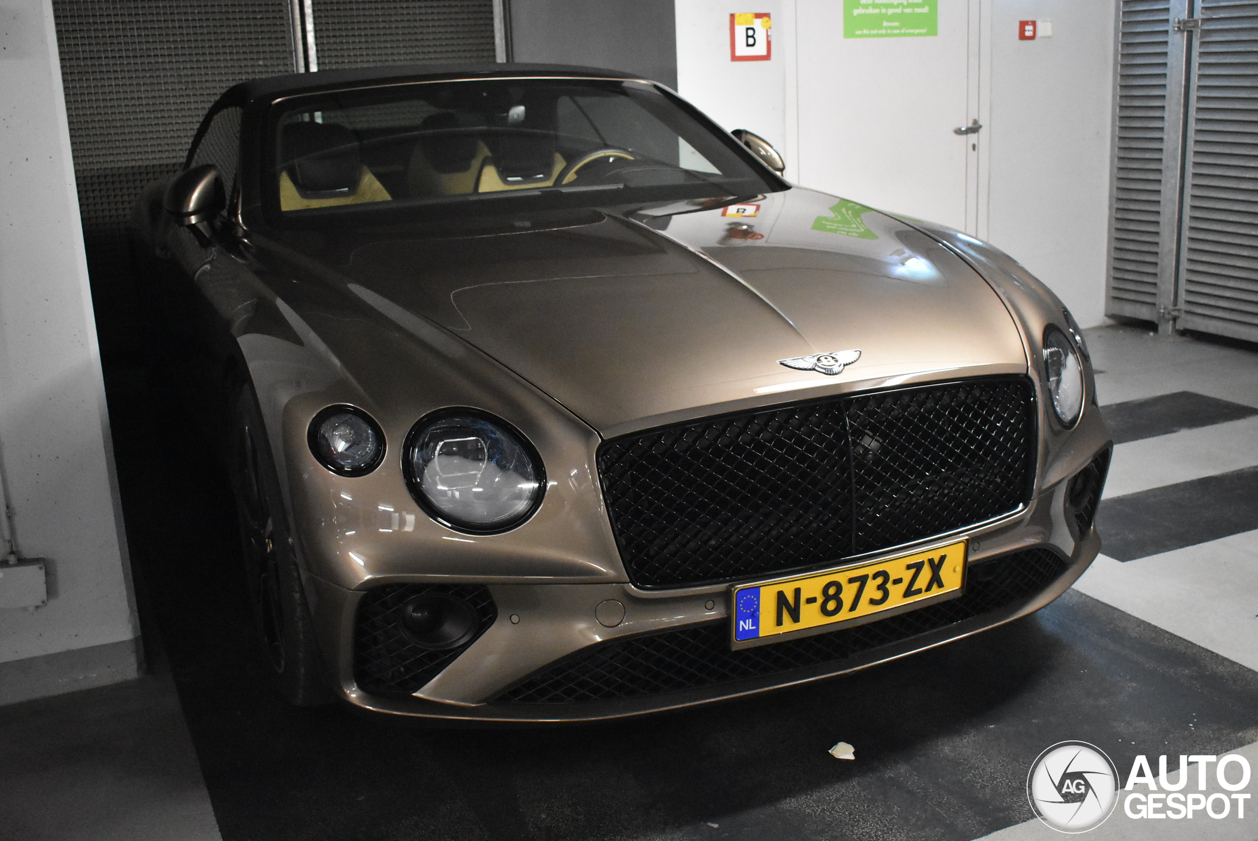 Bentley Continental GTC 2019